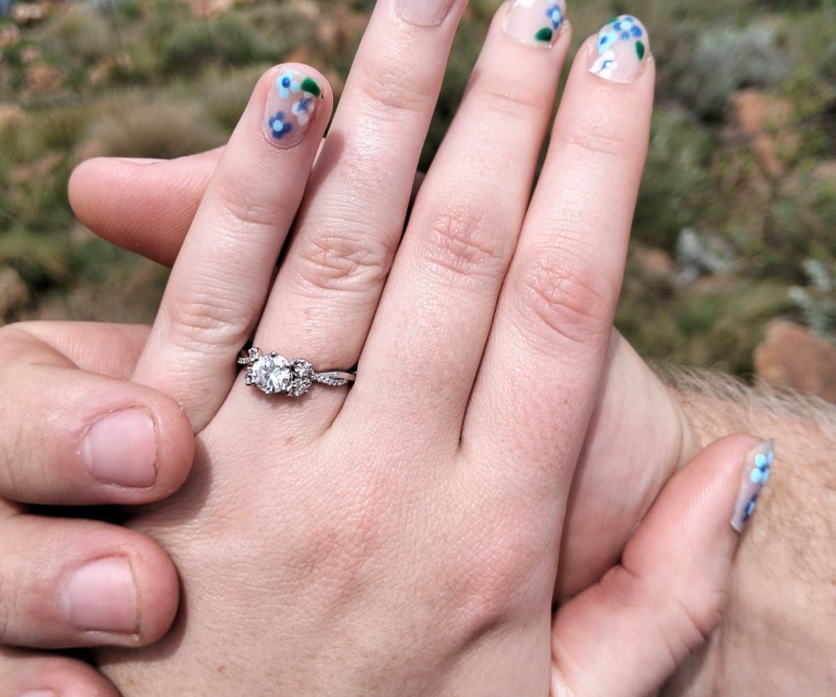 Eternal vine ring