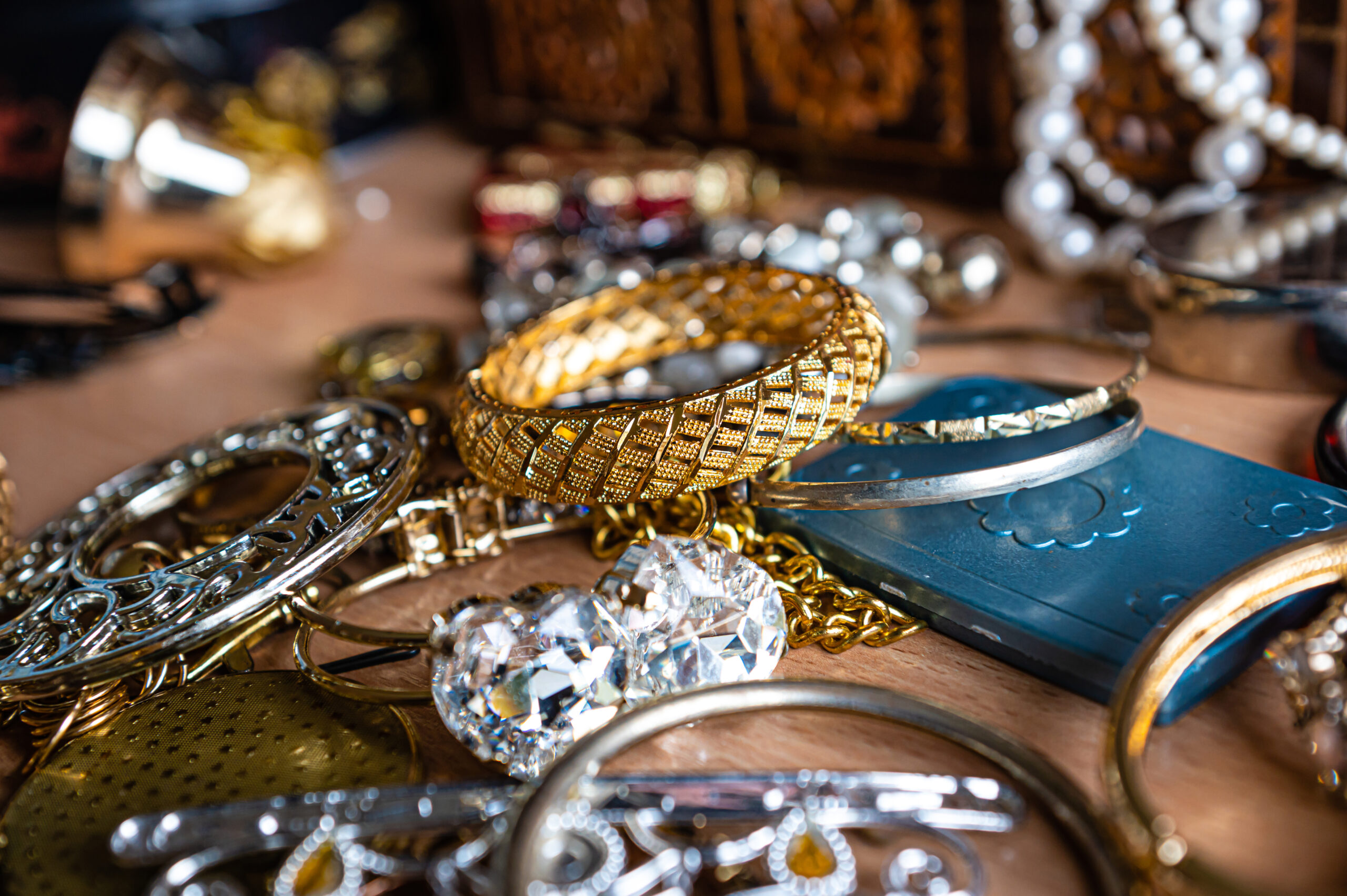 Gold vs Silver Jewellery